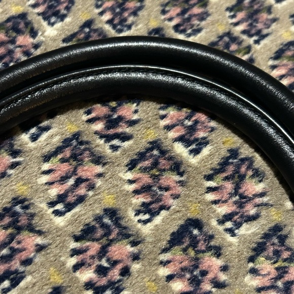 Tod’s Womens Nylon And Leather Zipper Closure Shoulder Bag Black - Picture 5 of 11